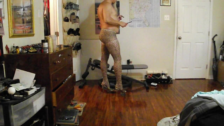 MrLeggs: ヒョウの足は私に懇願したくなる