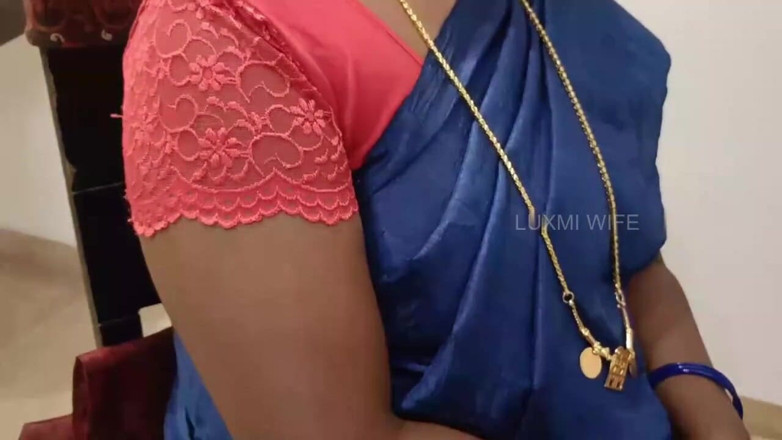 Luxmi Wife: Làm tình với dì của chính mình trong saree aththai /...