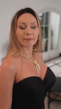 Karina King's Bodyguard Spoils Her Feet Then Gets Sex Reward
