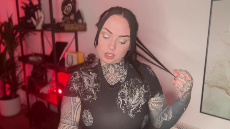 Miss Valentina: Fantasia de ameaça inserida