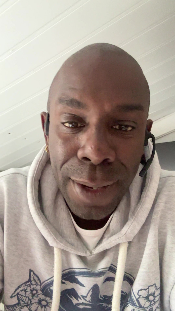 BBC Joss Lescaf: मेरे पास तेजी से हस्तमैथुन के लिए कुछ मिनट हैं