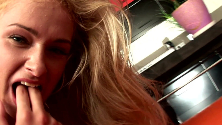 Adultunes: Lillian gets the deep double penetration