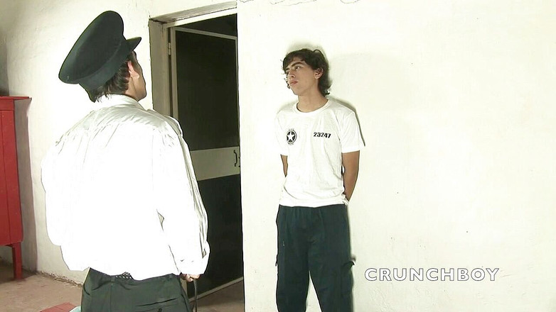 Straight fucking boy in uniform: Yougn Straigth, prisonnne rusée par le tuteur