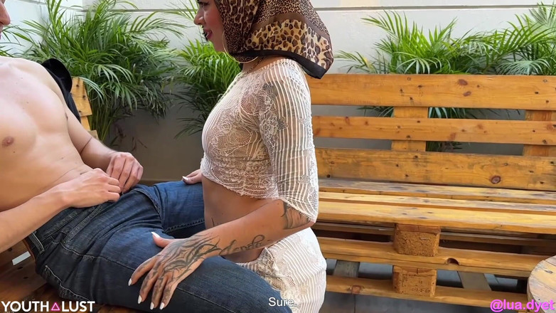 Youth Lust: Estreia de Lu nos Bastidores