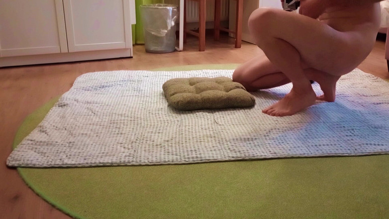 Mark Hannes: Bantal bonggol melancap