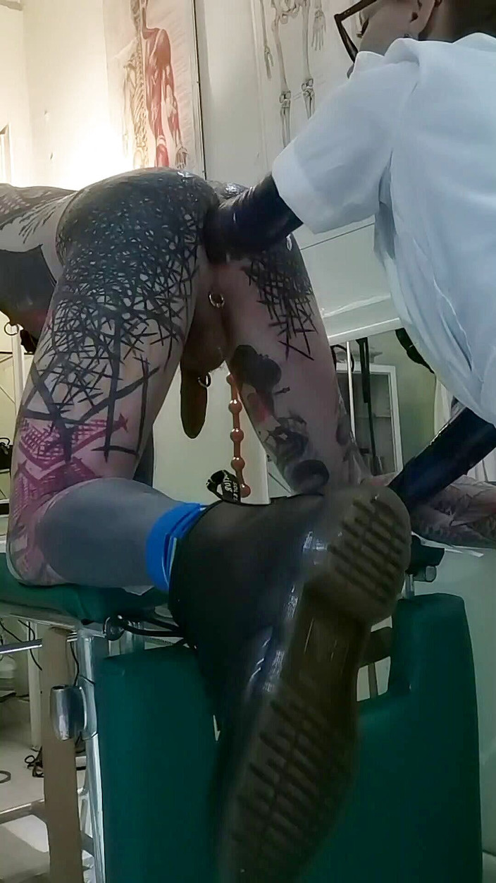 Regina Milano Dom: Obrovská roztákaná dvojitá rukou fisting pt2