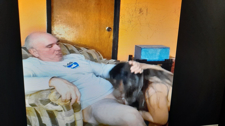 Bondixxx1: 私の隣人は私のコックを吸う金持ち