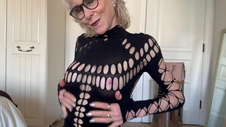 Deeliteful Jacy: Dáma v černém