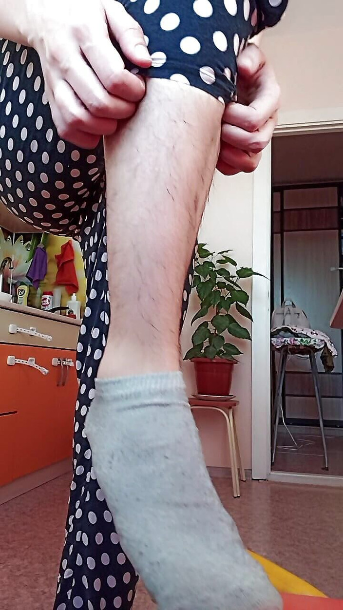 BW_Dolphin: Chlupaté neoholené krásné nohy. Chlupatá stehna.