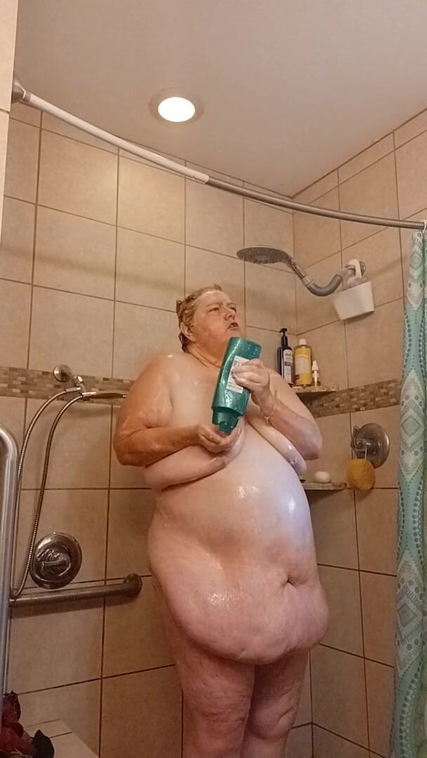 BBW nurse Vicki adventures with friends: All sweaty nurse Vicki needs shower