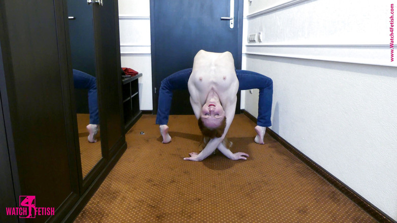 Gymnastic: Contorsion dans la nature