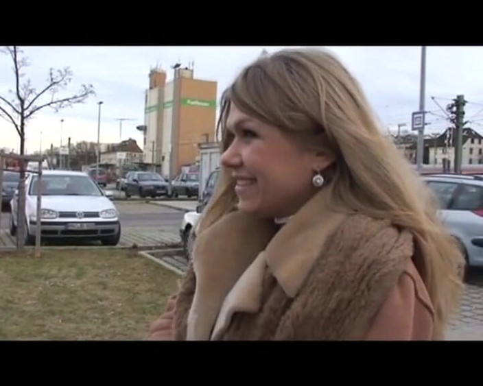 Deutsche Camgirls: Erstklassige blonde deutsche hure reitet den fettsten schwanz aller zeiten