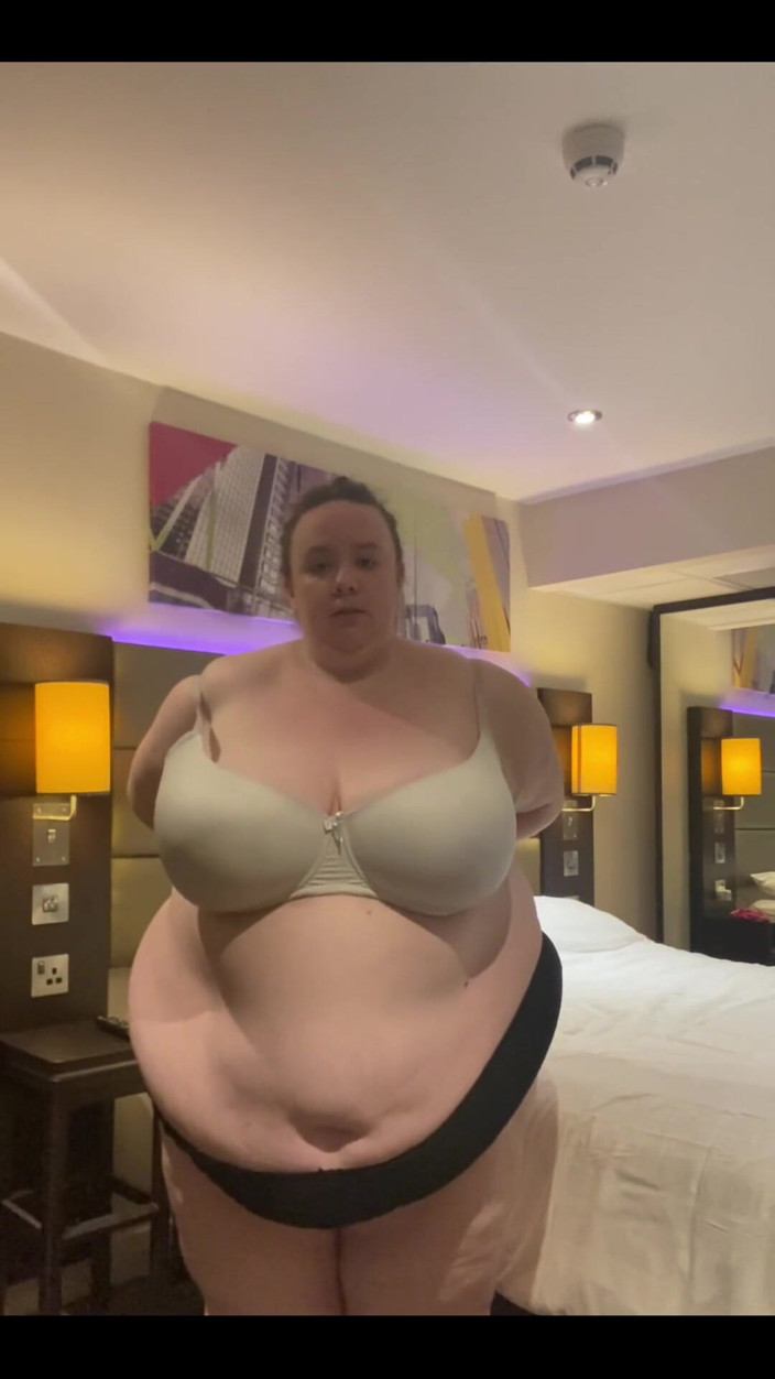 ivygoldpremium: Brunette SSBBW