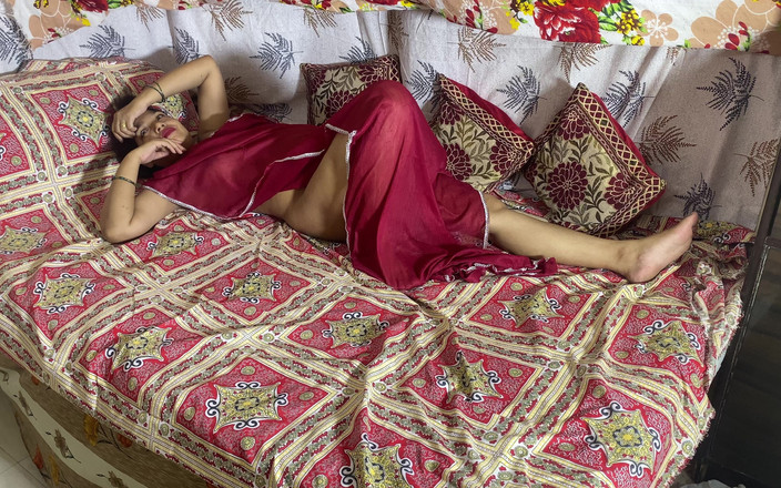 Desi Indian Wife: Hintli çift sakso ile ateşli seks, amının içine boşalma