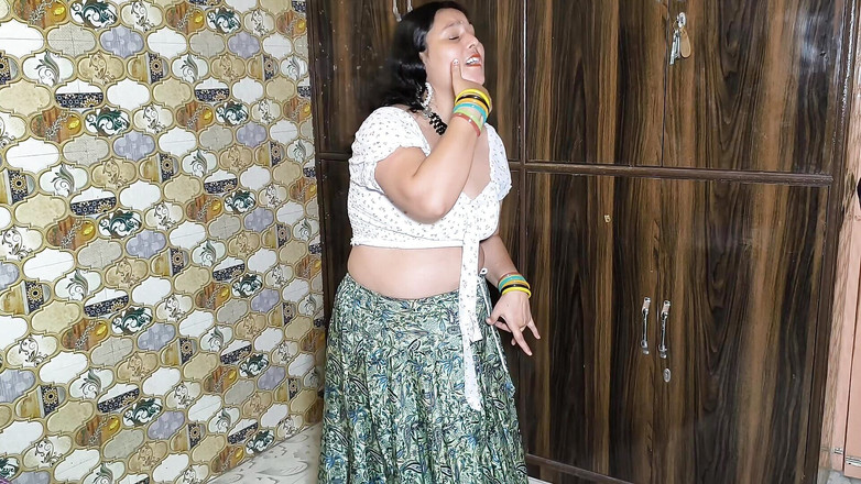 Pujaprem indian: Tarian panas Bhojpuri adegan super seksi