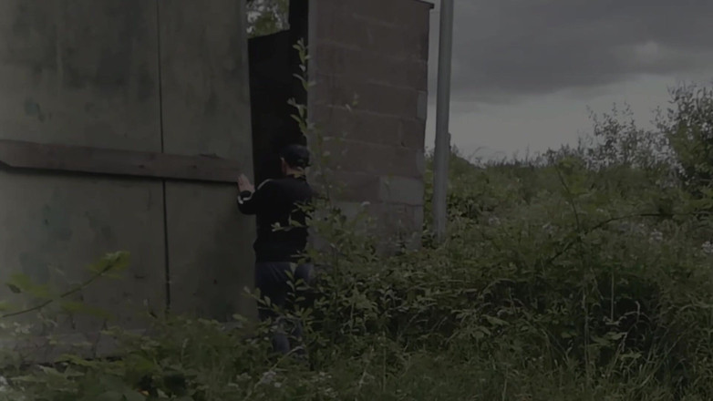 The adventures of Kylie Britain: Důstojník