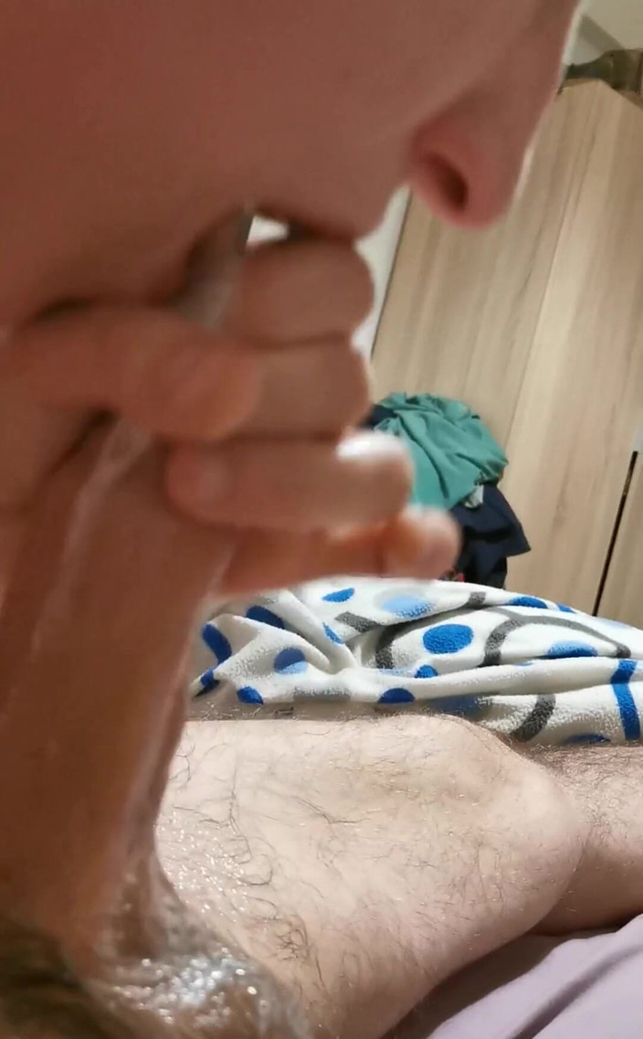 Akasha7: Oral în gât adânc neglijentă și muie pentru vecinul meu