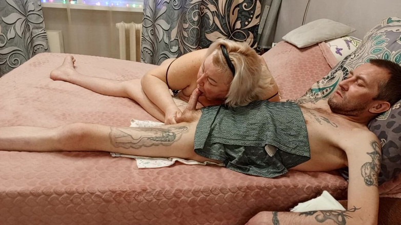 Zona901: Соседка обожает сосать член и глотать мою сперму