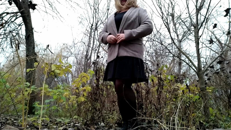 OurFetishLife: Găuri sexy de mamă vitregă în natură