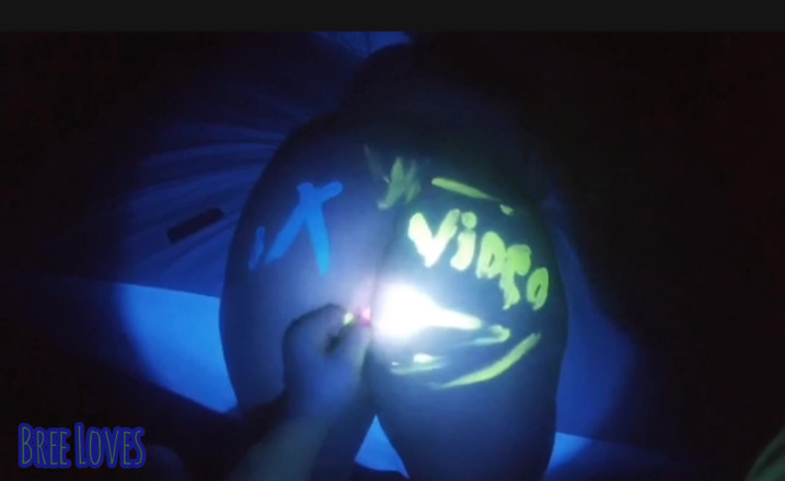 Bree Loves: Fucking virgin pawgs ass with a butt plug