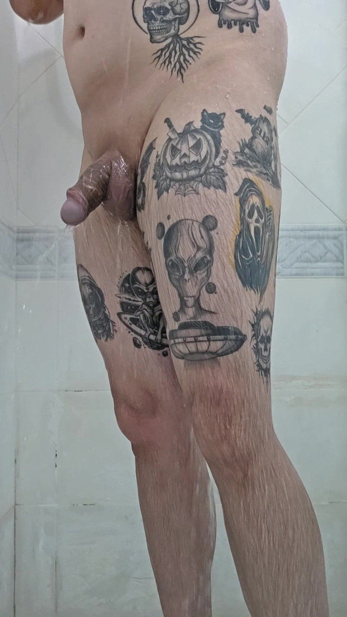 Lkdick8: Chabby Fue Pillado Masturbándose En La Ducha