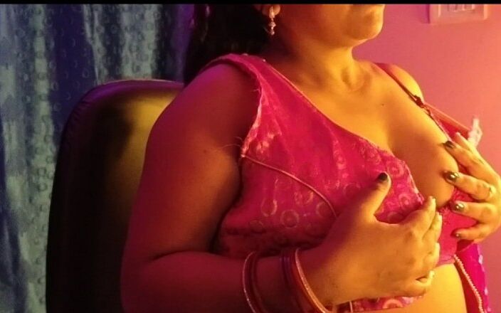 Hot desi girl: Desi Girl Getting Excited in Sex.