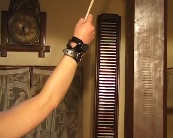 Porno kino: Německá děvka se zavázanýma očima svázaná a výprask