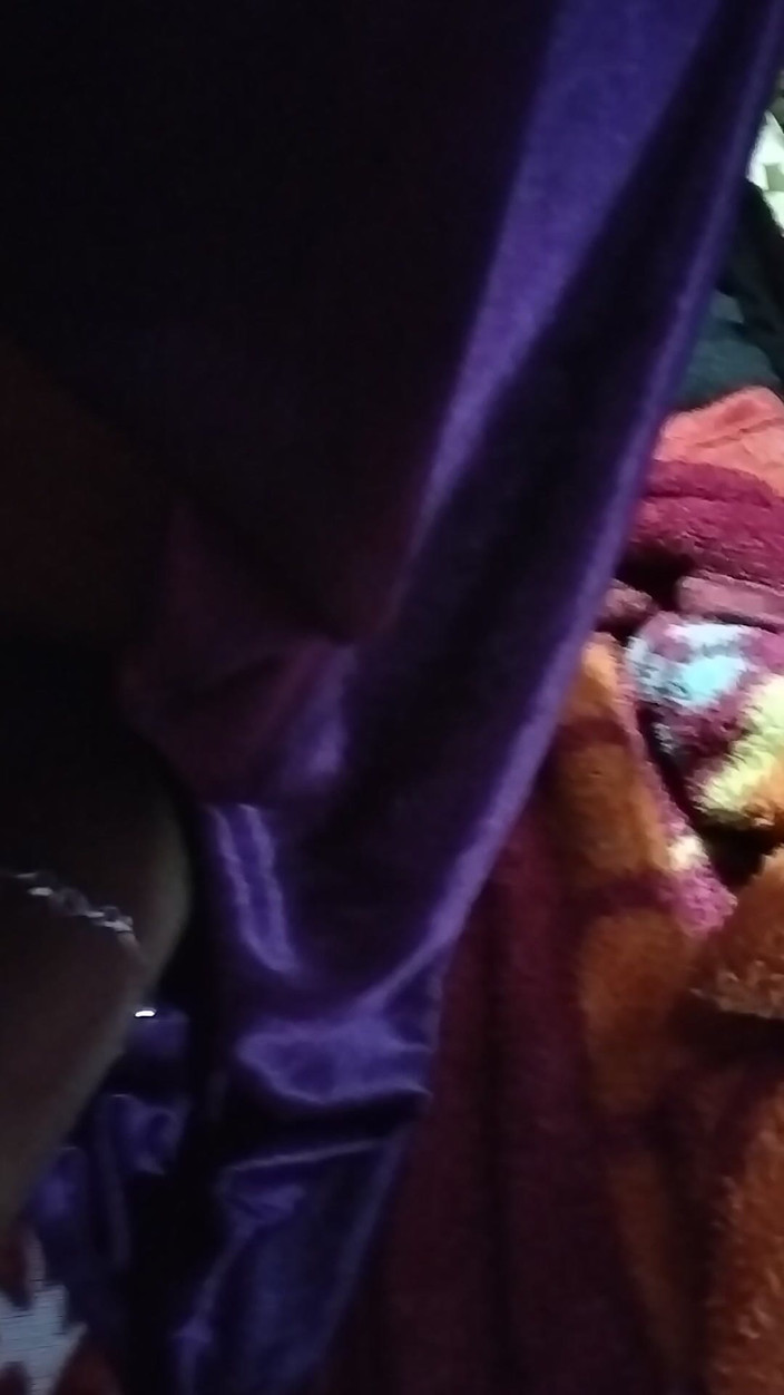 Jordan fucks: Vrouw geniet van grote komkommer