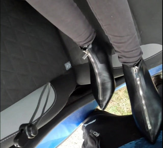 Mistressyammyboots: And more fun in the car 