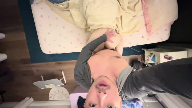 SquishMallow3328: 2025년 210번째 섹스, 20분 동안 후배위