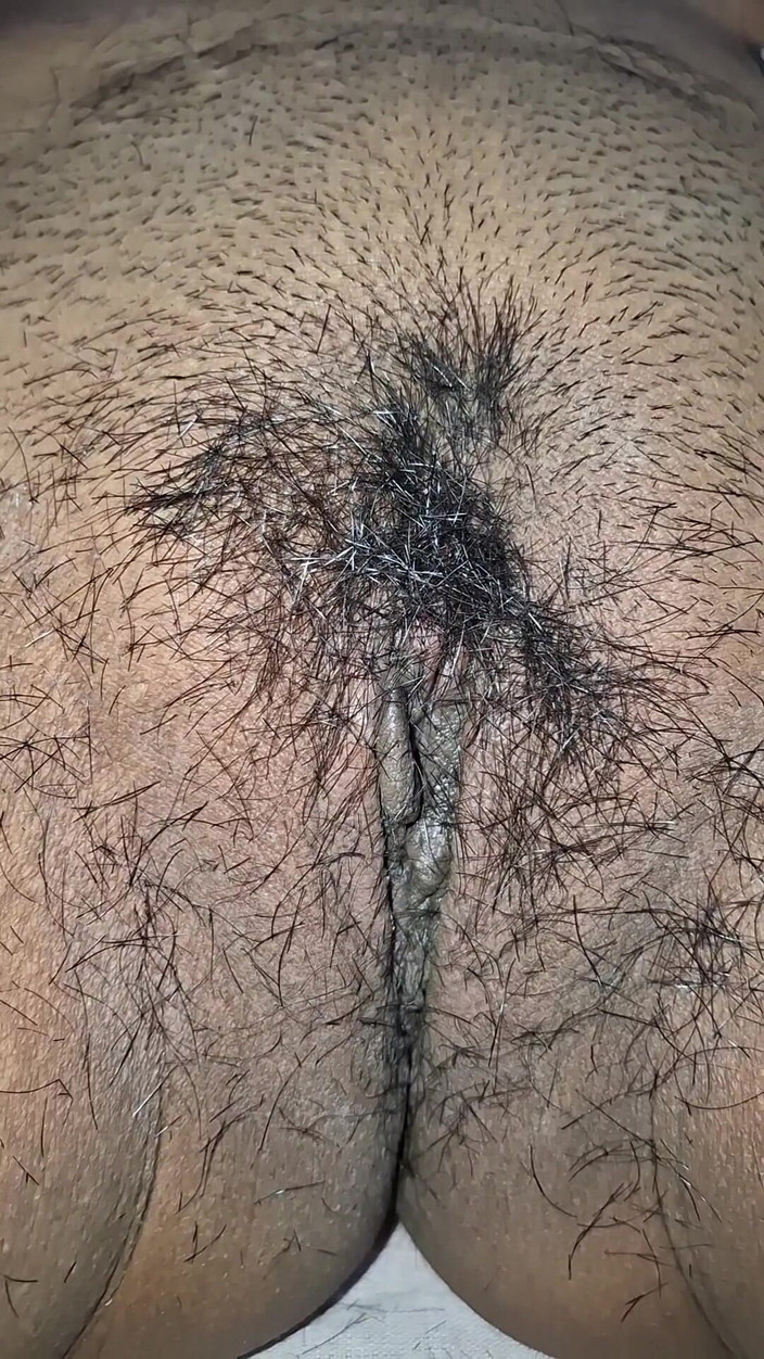 horneySonu: Sonu muschi rasieren