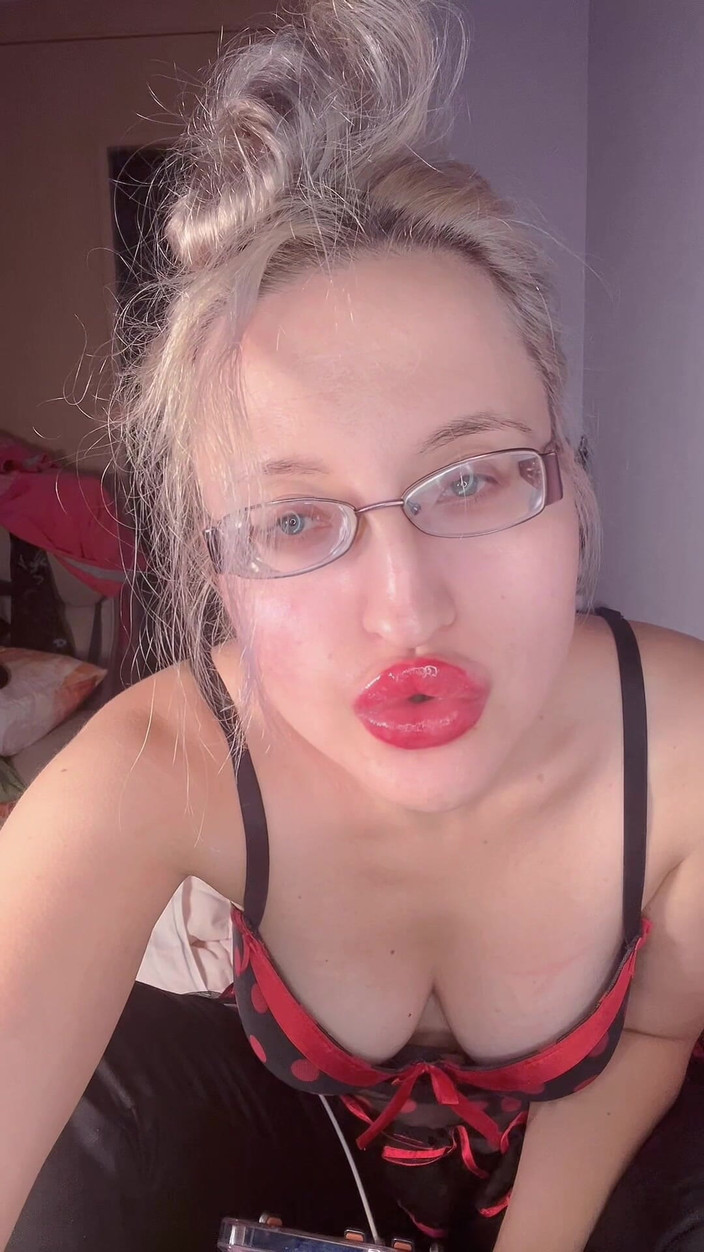 FinDom Goaldigger: ノンヌードおっぱい中毒