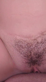 Rekaman seks cewek amatir dengan memek pink ini dientot habis-habisan - close up