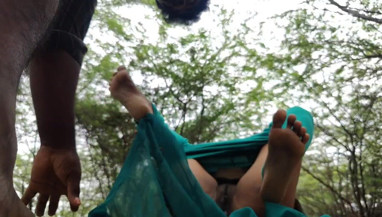 Desi village sex: 泰卢固老师与男孩发生性关系