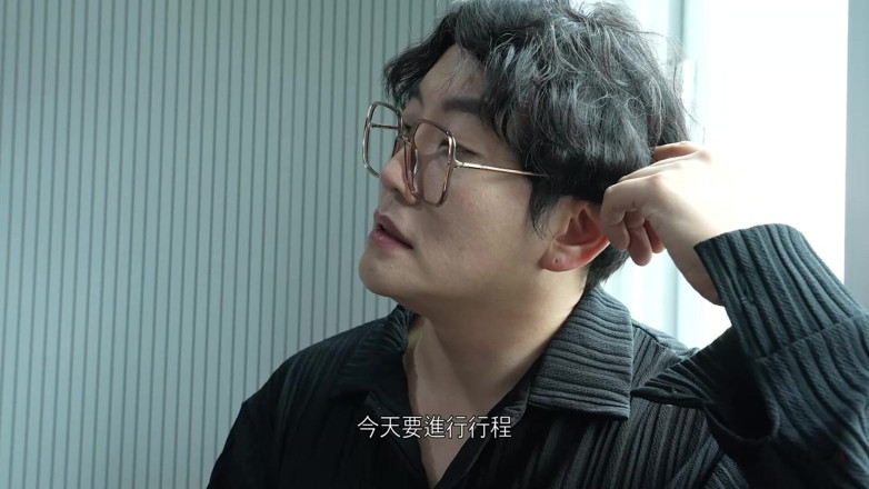 Fewoovcom: O soacră care o acceptă ca ginere al unei familii...