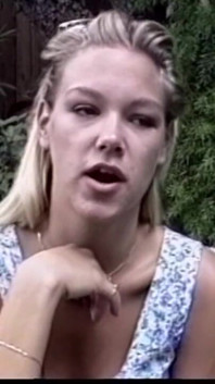 Horny Amateur Suck a Big Cock Before She Get Fuck