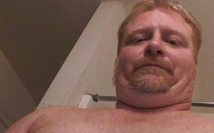 Redman cums: Trying out my new toy in the shower