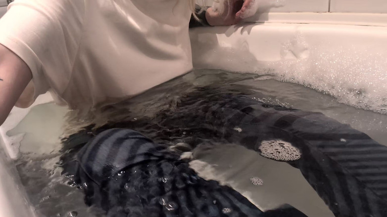 Goddess Transcendence: Ngâm &amp; ngạc nhiên: bồn tắm mặc quần áo đầu tiên của tôi