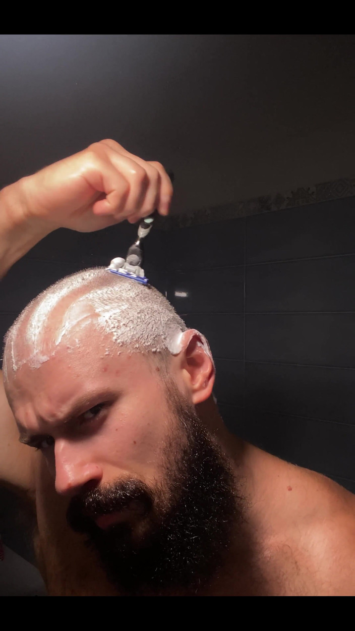 Mister Stone: Asmr відео, як я голюся головою