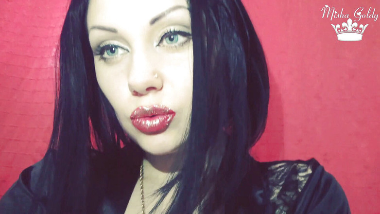 Goddess Misha Goldy: Lèvres rouges avec des paillettes dorées