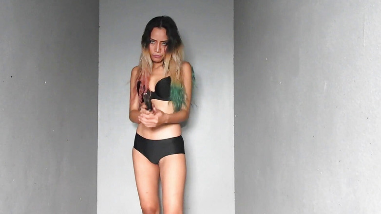 Asian Pussy Vision: Эта девушка - опасное оружие