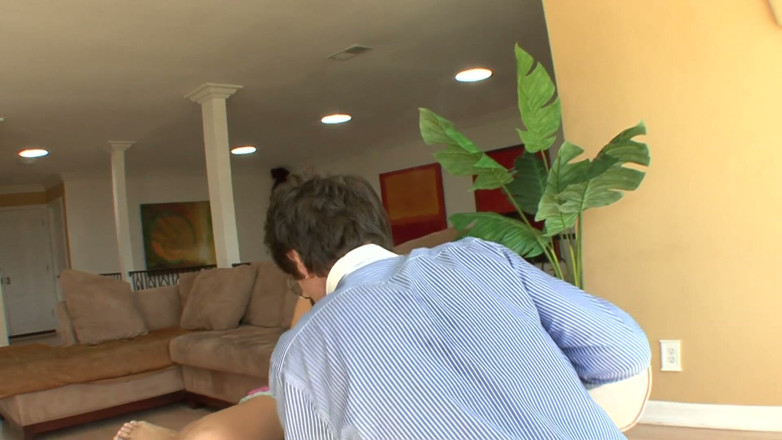 Pervy Studio: Hoer stiefdochter heeft lange groene nodig