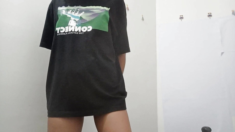 desigirl93: Masturbuji svou lahodnou kundičku sledování porna na mém mobilním telefonu,...