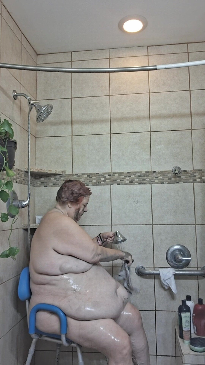 BBW nurse Vicki adventures with friends: Big Beauty Nurse Vicki Taking a Mud Treatment in My...