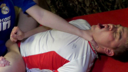 Gaybareback: Schlampe Cristian Martin fickte bei einem cruisen ohne gummi