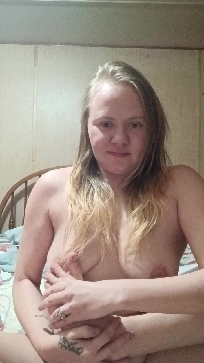 JolisaXXX: Videoclip cu picioare goale