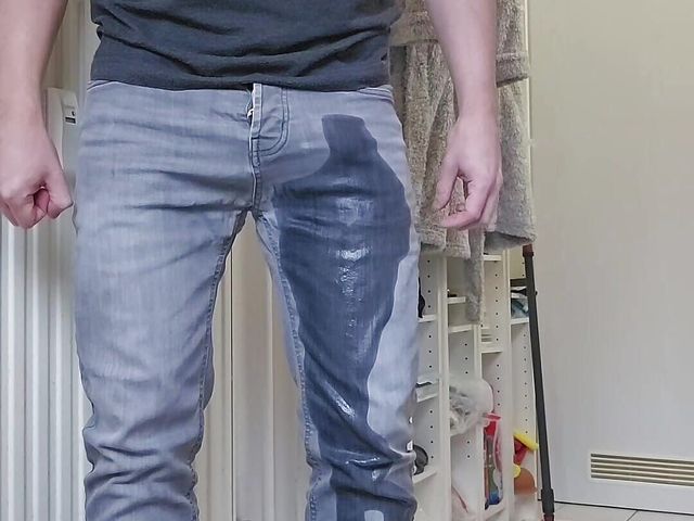 Piss and Cum in Pants and Sneakers (GerMAN piss)