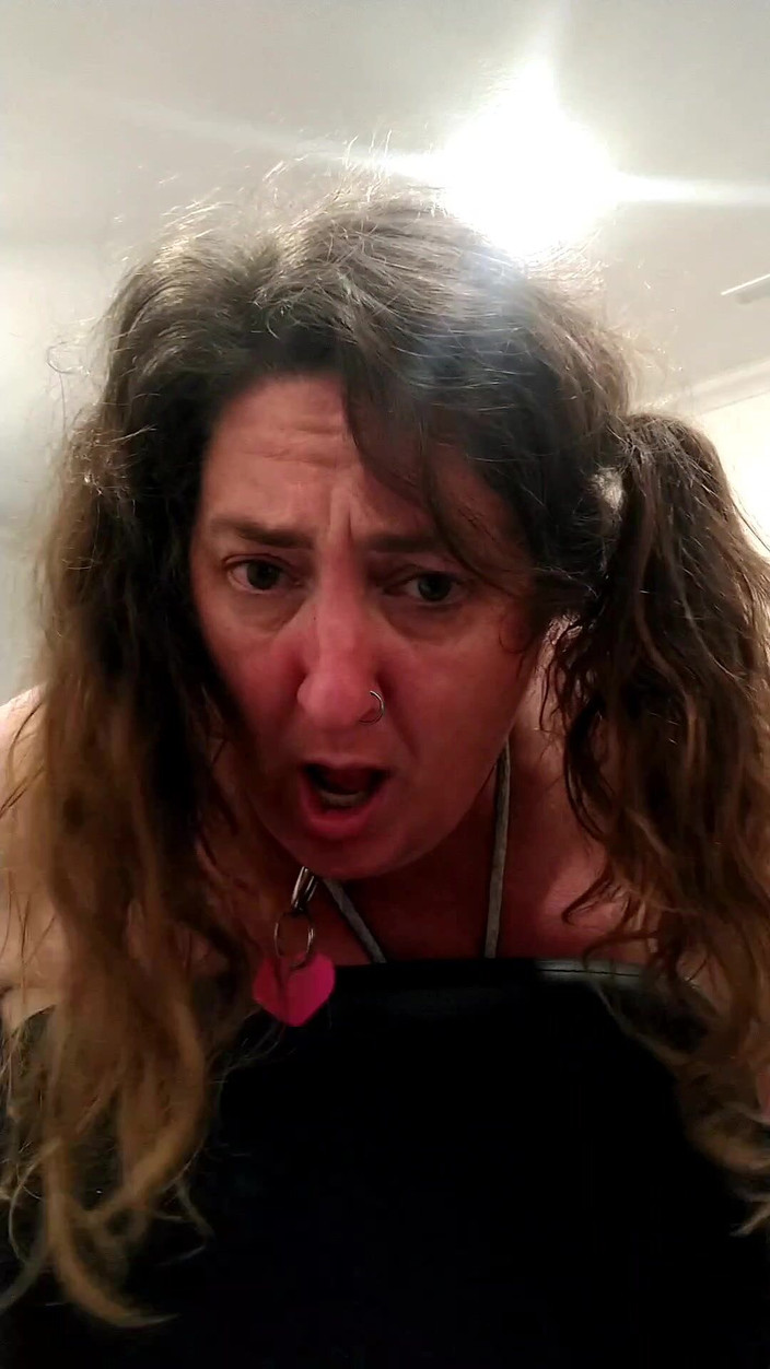 Kittenbritches: 大屁股白人熟女顺从的荡妇被大黑屌操屁股