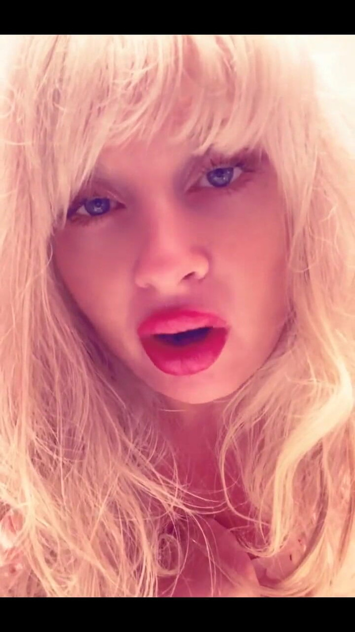 PaintedRose: Niegrzeczny tancerz