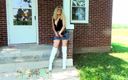Mommy Dearest: Sexy madura com botas altas posando na frente da câmera